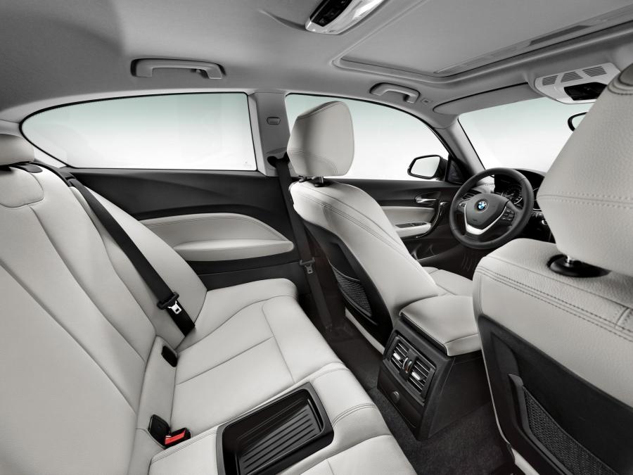  BMW M135i 3-Door 2012 года  (фото 9 из 183)